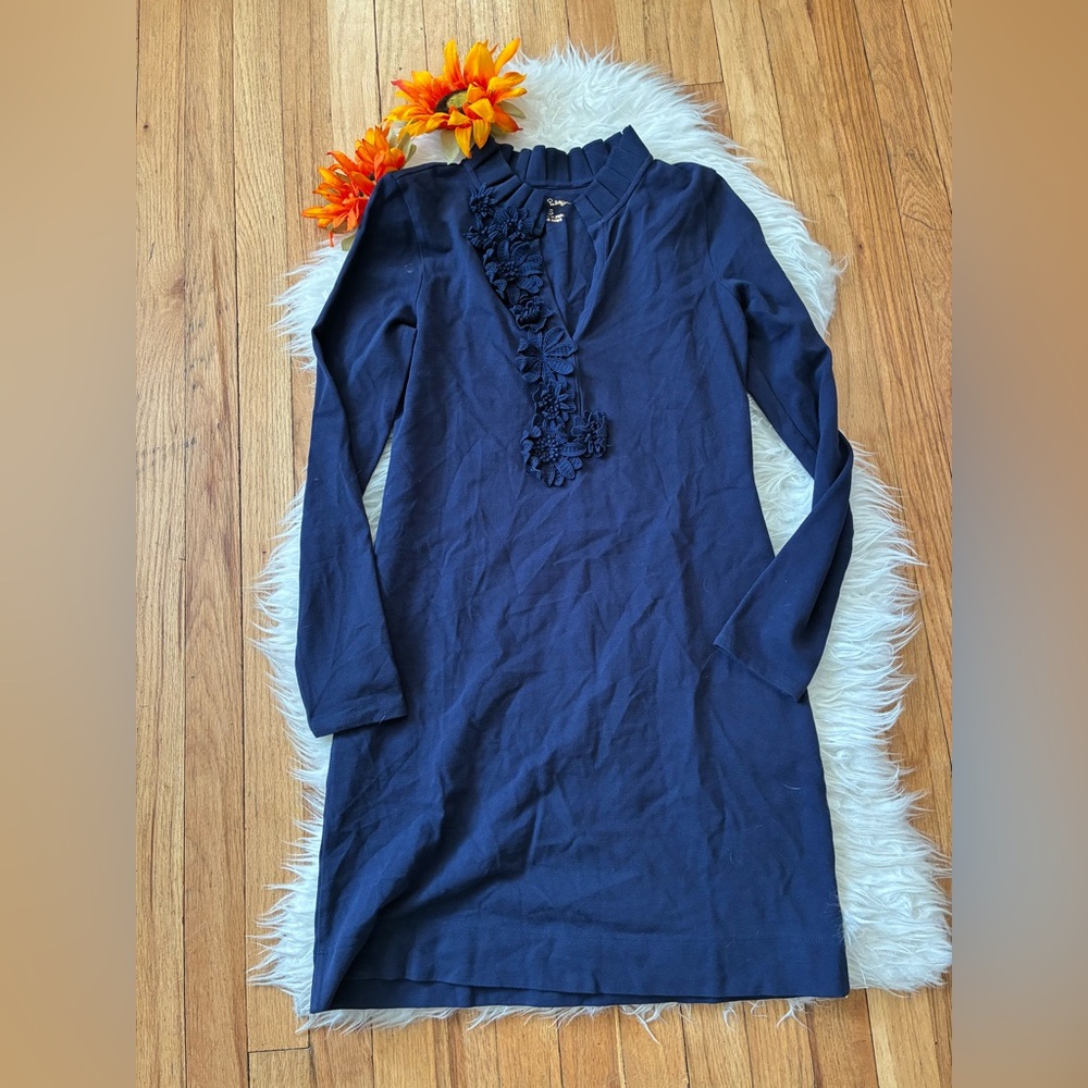 LIKE NEW! LILLY PULITZER embroidered flower navy blue dress - Picture 6 of 11